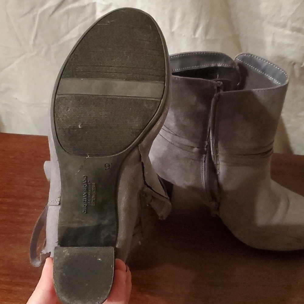4/$30 Gray Christian Siriano for Payless boots 9.5 ** - Picture 4 of 10